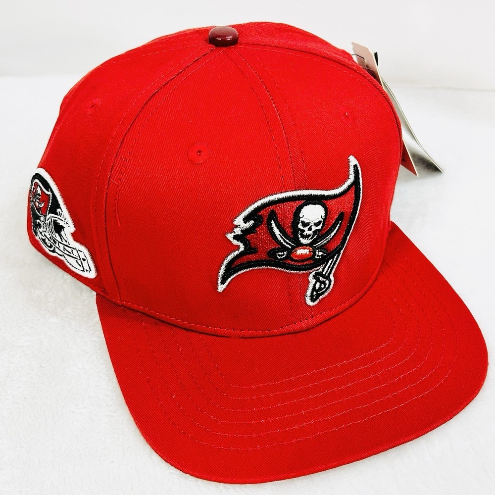 Tampa Bay Buccaneers Pro Standard Team Logo Snapback Hat Cap Adjustable Red NFL